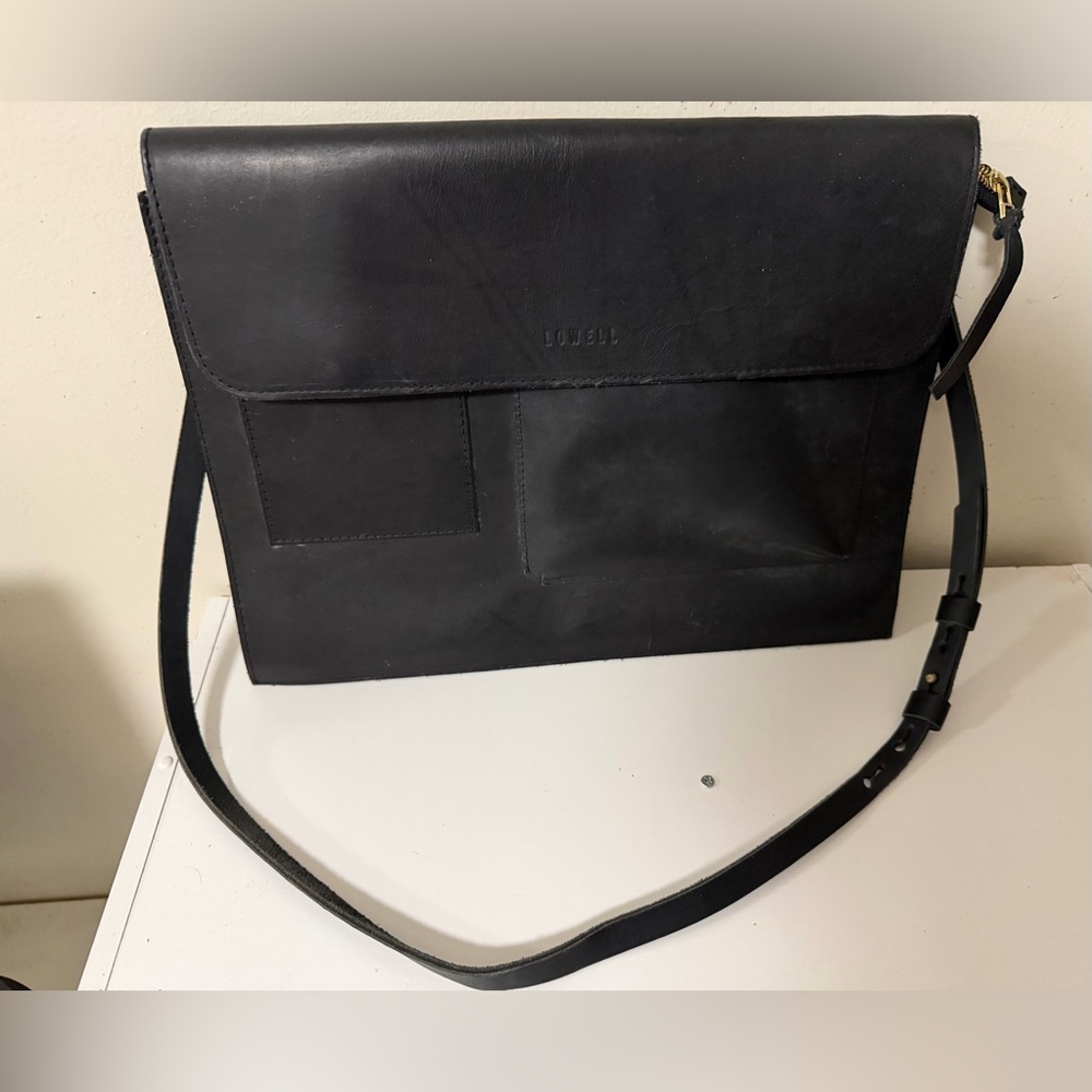 Lowell MTL Full-Grain Leather Messenger Bag, Designed & Handcrafted in Montreal - Picture 11 of 11